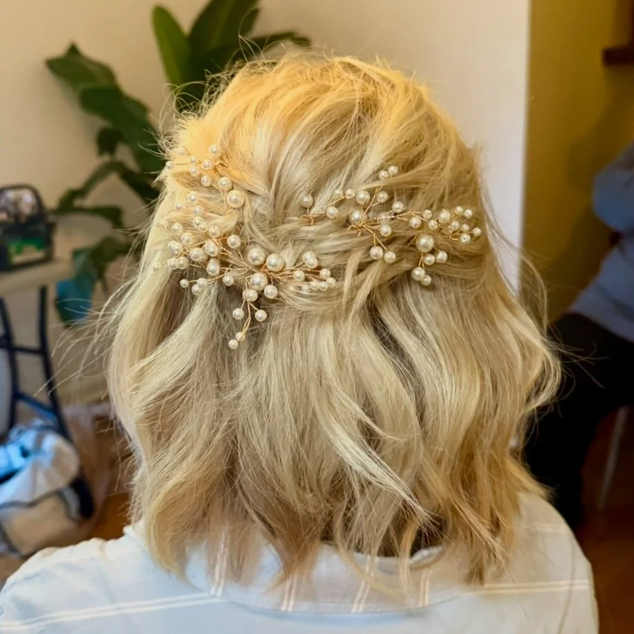 Short hair? No problem!

Loving this half up style 💕 

SAVE FOR WEDDING DAY + BRIDESMAID SHORT HAIR STYLE INSPO!

&mdash;&mdash;&mdash;&mdash;&mdash;&mdash;&mdash;-

 TO INQUIRE:
&bull;2026 is filling up!
&bull;2027 BOOKING NOW

Please email info@av