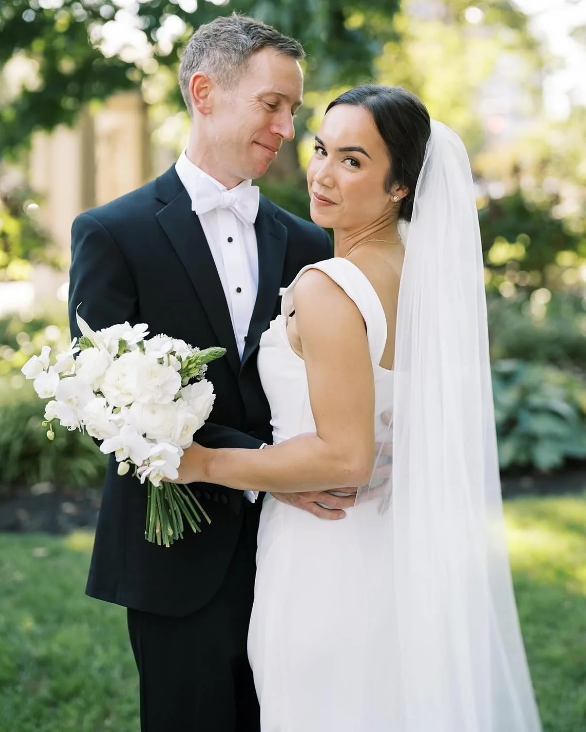 Thinking of Sunny Saturdays 💍

Have you booked your 2026 / 2027 wedding glam yet?! 

&mdash;&mdash;&mdash;&mdash;&mdash;&mdash;&mdash;-

 TO INQUIRE:
&bull;2026 is filling up!
&bull;2027 BOOKING NOW

Please email info@avbeautybar.com for pricing and