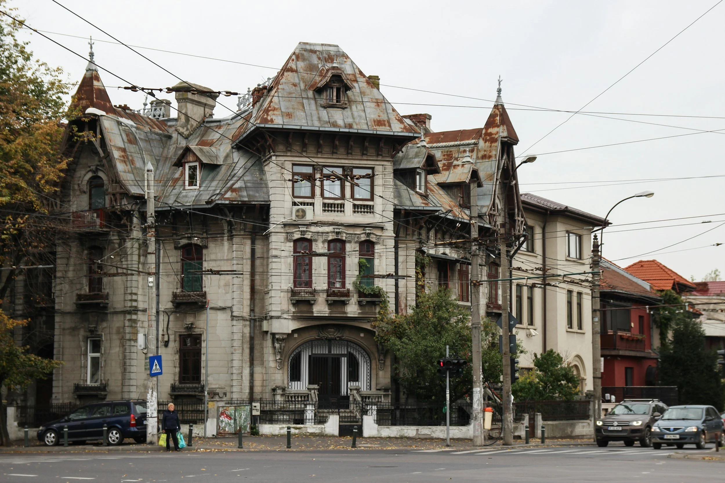 Pre-Communist Buildings in Romania: What Interwar Apartments and Villas Actually Are