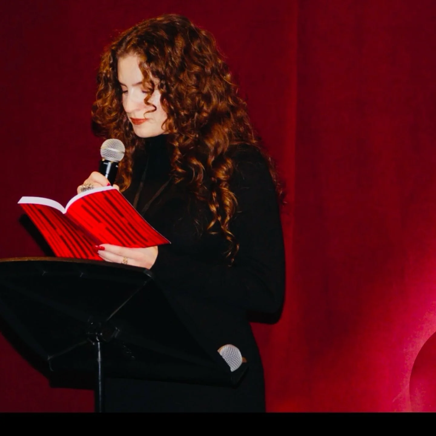 Poet Rachelle Toarmino is coming to @thirdmanlondon&rsquo;s Blue Basement 11th of January to read and sign copies of her outstanding new collection HELL YEAH. It&rsquo;s a free show! Reserve tix via link in bio.

&ldquo;What a fantastic book this is!