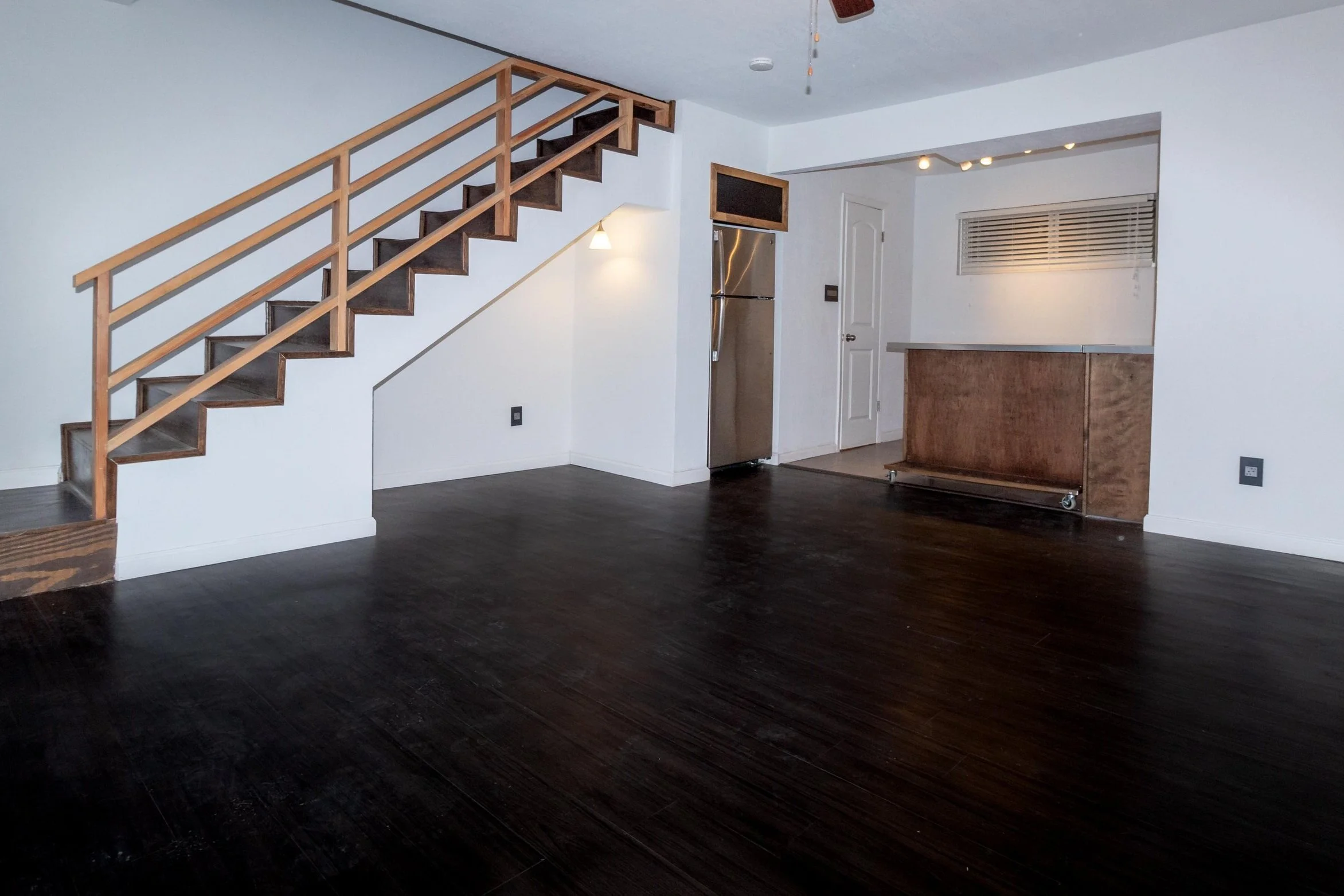 2 bedroom/ 1.5 bathroom 2 Story Townhome $1445* Gaslight Square Apartments #3 - Available 4/20