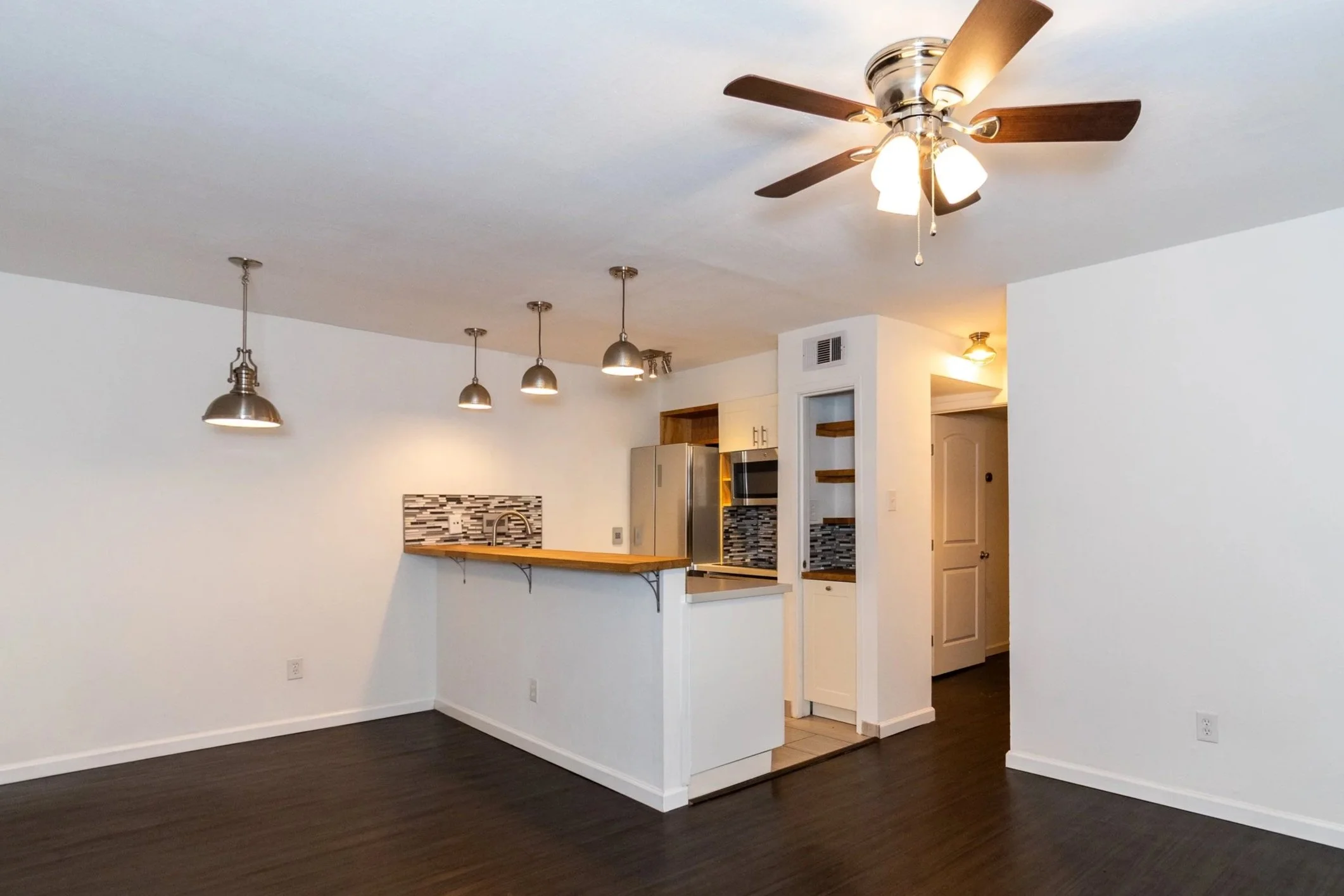 1 bedroom/ 1 bathroom $1150 Gaslight Square Apartments #13 