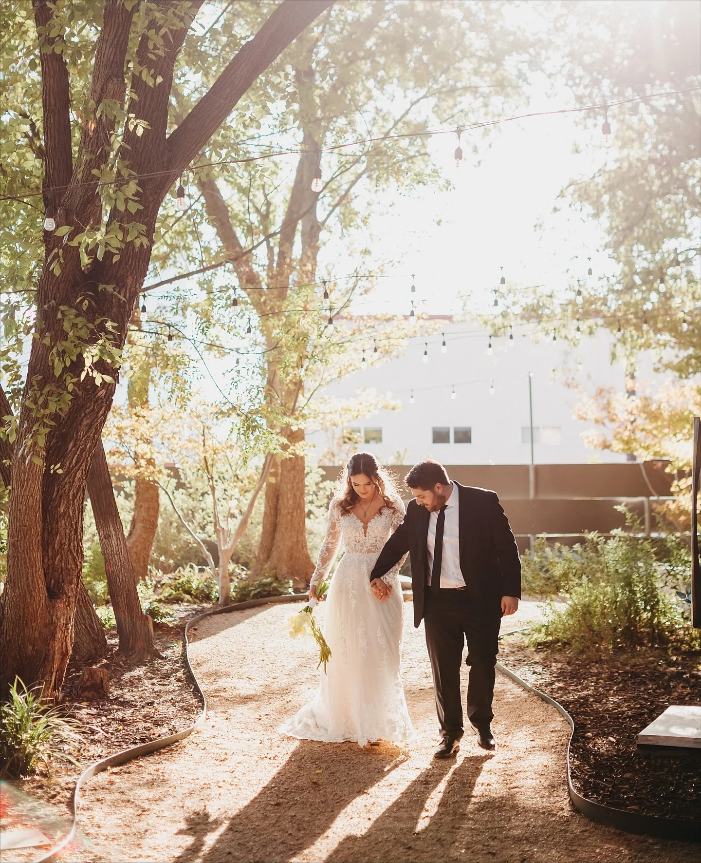 A glowing pair ☀️
&bull;
&bull;
&bull; 
📸 @twopairphoto 
Venue: @artspace111 
Dj @soundsensationstx 
Rentals: @mayiserveu 
Florist: @alexfazzari 
Catering: @ferahcatering @whatwebaked 
&bull; 
&bull;
@heirloomcarrots 
&bull; 
&bull; 
#dfwvenues #tex