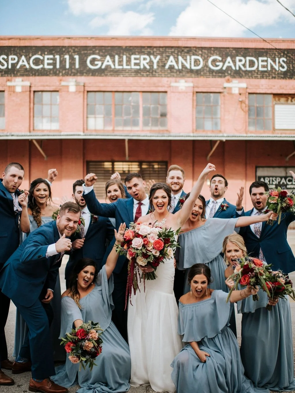 Surrounded by their favorite people and celebrating love at ❣️❣️@artspace111
&bull;
&bull;
📸 @annie.marie.photography 
&bull;
&bull;
#Artspace111Weddings
#FortWorthWeddings
#FortWorthVenue
#DFWWeddings
#TexasWeddings