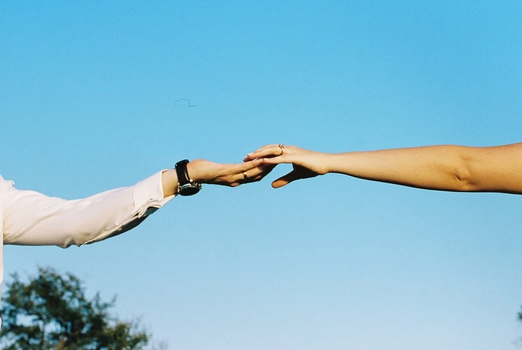 To all those who have found their forever person. Happy Valentine&rsquo;s Day 🫀
&bull;
&bull;
@artspace111 
📸 @brooketaelorphoto