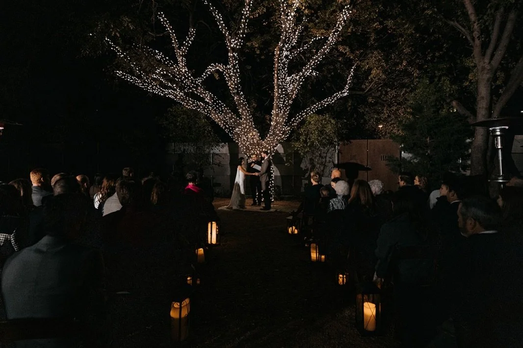 A magical nighttime ceremony is so underrated! 🌙✨

@artspace111 
📸 @fawnandfellow 
&bull;
&bull;
&bull;
#artspace111 #nightwedding #dfwvenues #texasweddingvenue