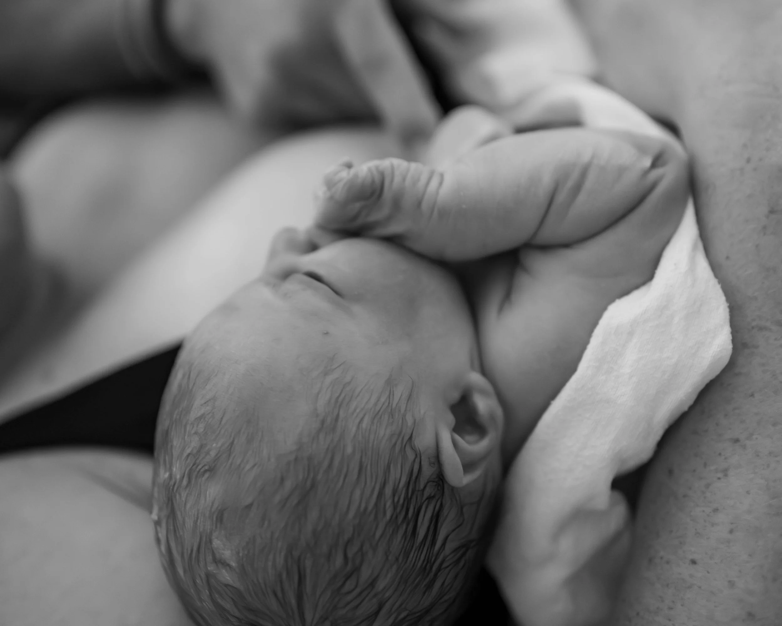 quiet-moments-after-birth-lila-24.jpg.jpg