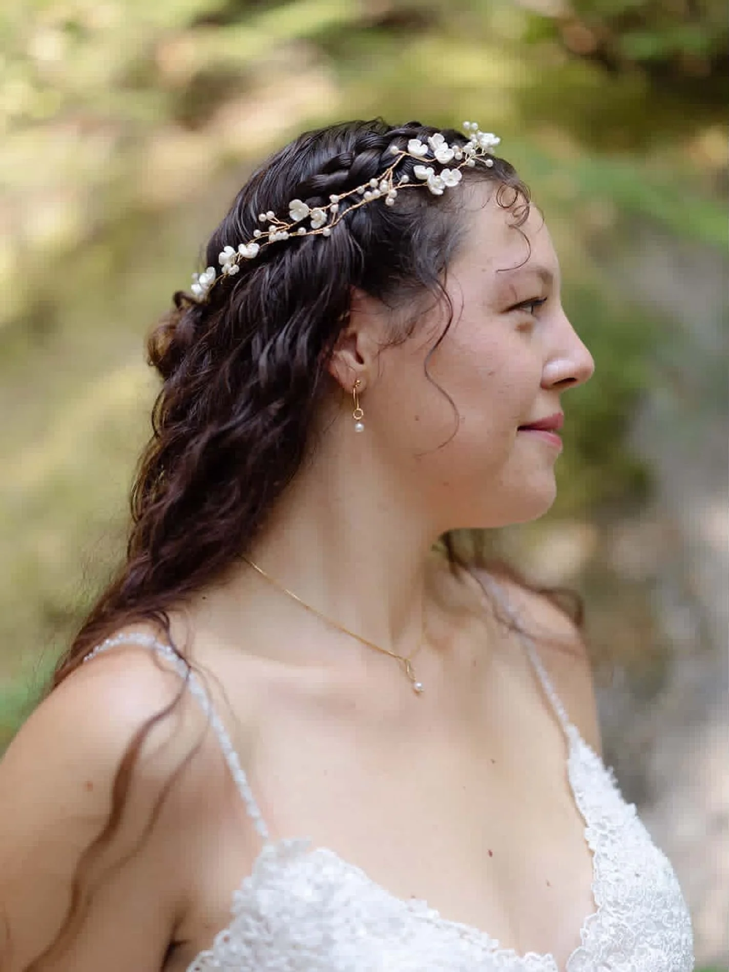 Forest goddess 🧝🏼&zwj;♀️🕊️🌲 @shylla_cheandra_11 and I met a couple years ago at one of my popups, and she had driven up from Washington State with her mom to come see me 🥲🤍 She shared with me how she found my jewelry through a friend who had or