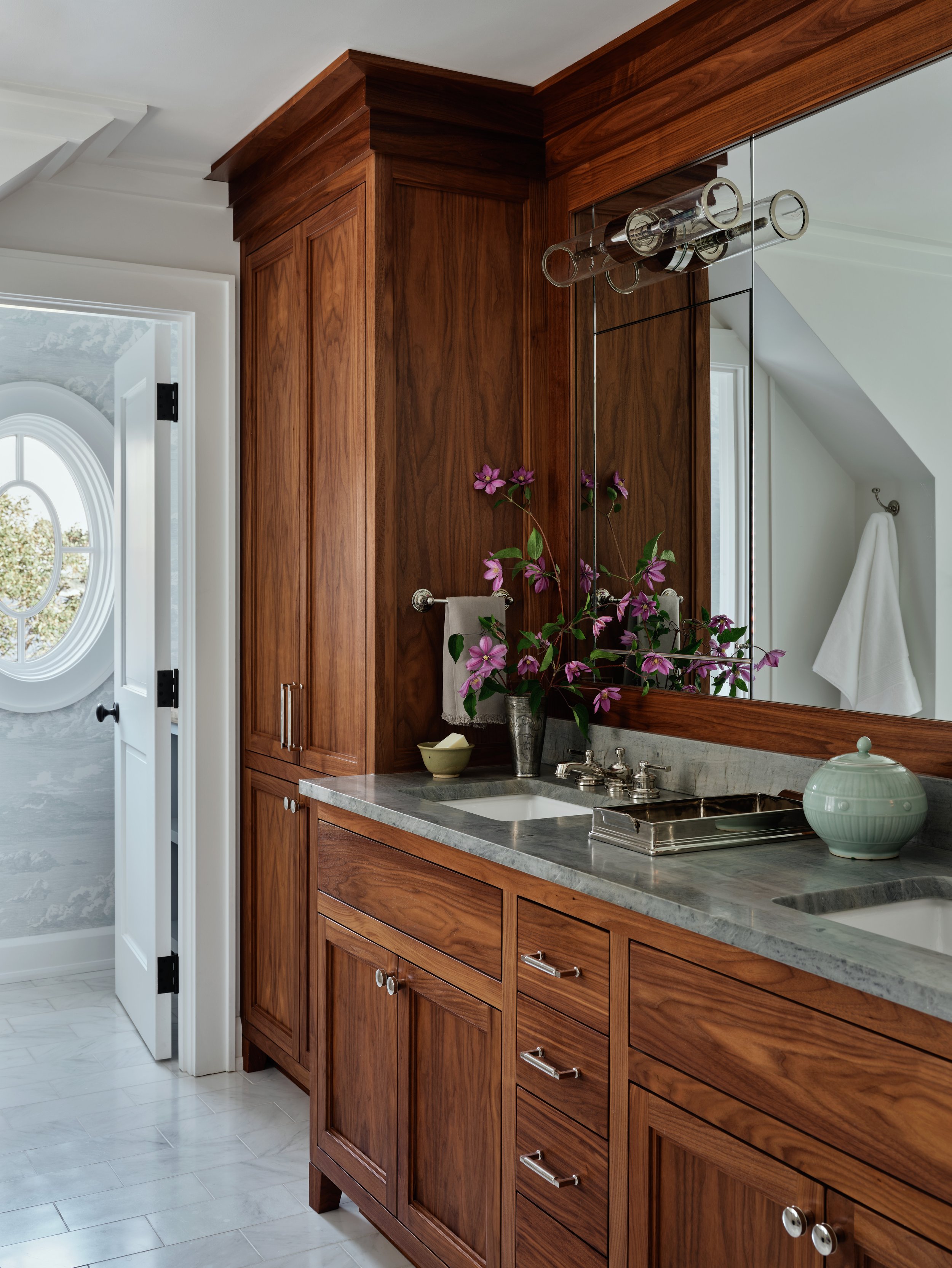 WatersEnd_PrimaryBathroomVanity_CoastalHome_TasteDesignInc_PortsmouthRI_ReadMcKendree.jpg