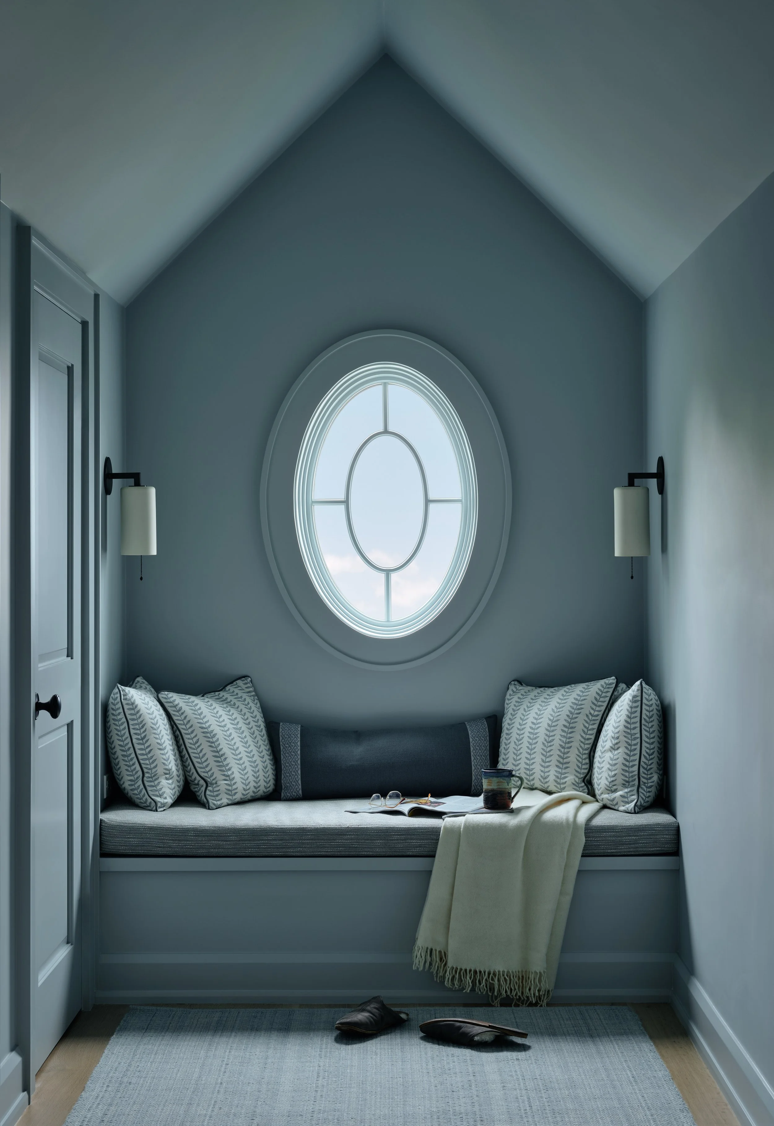 WatersEnd_ReadingNook_CoastalHome_TasteDesignInc_PortsmouthRI_ReadMcKendree.jpg