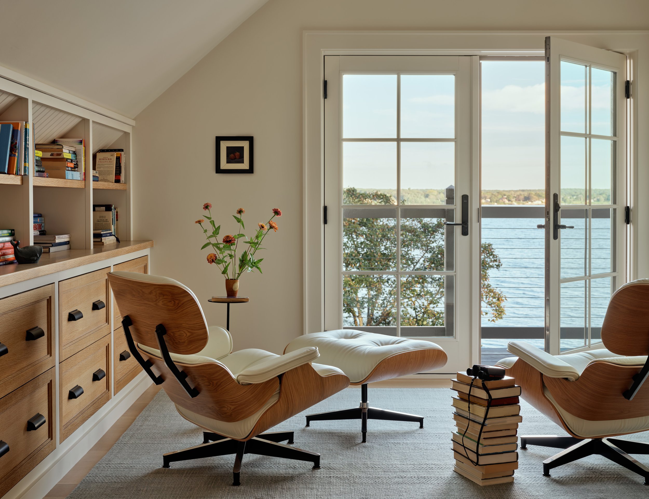 WatersEnd_Office_CoastalHome_TasteDesignInc_PortsmouthRI_ReadMcKendree.jpg