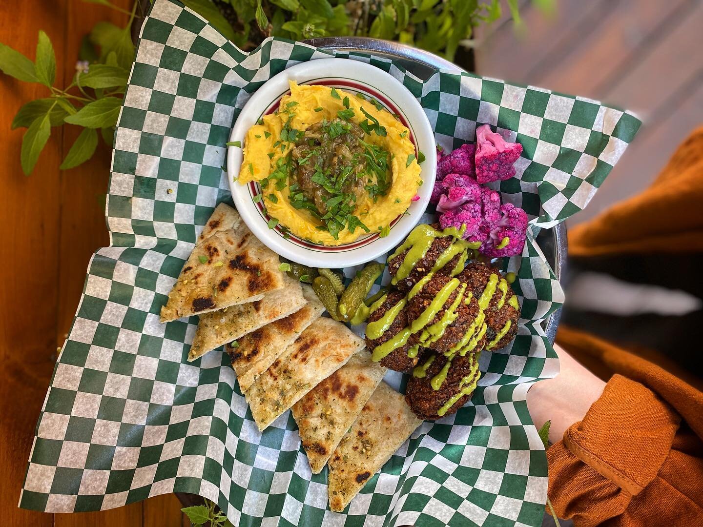 did you know zac makes a mean falafel? our fall menu features a new take on this popular summer dish, with freshly baked flatbread, squash hummus, preserved eggplant, pickles &amp; harissa mint sauce 🧆🧄🍆