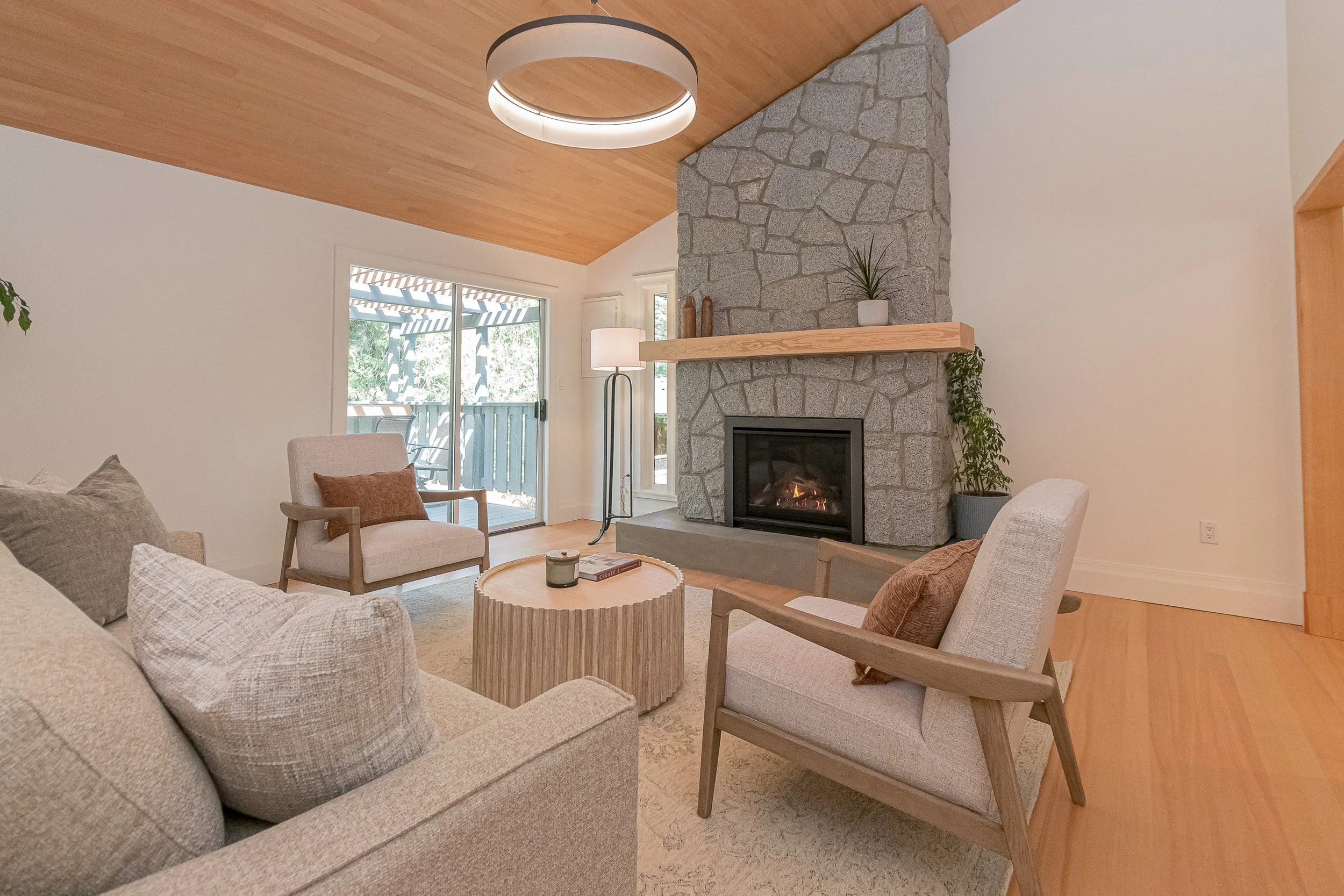 FamilyRoom.jpg