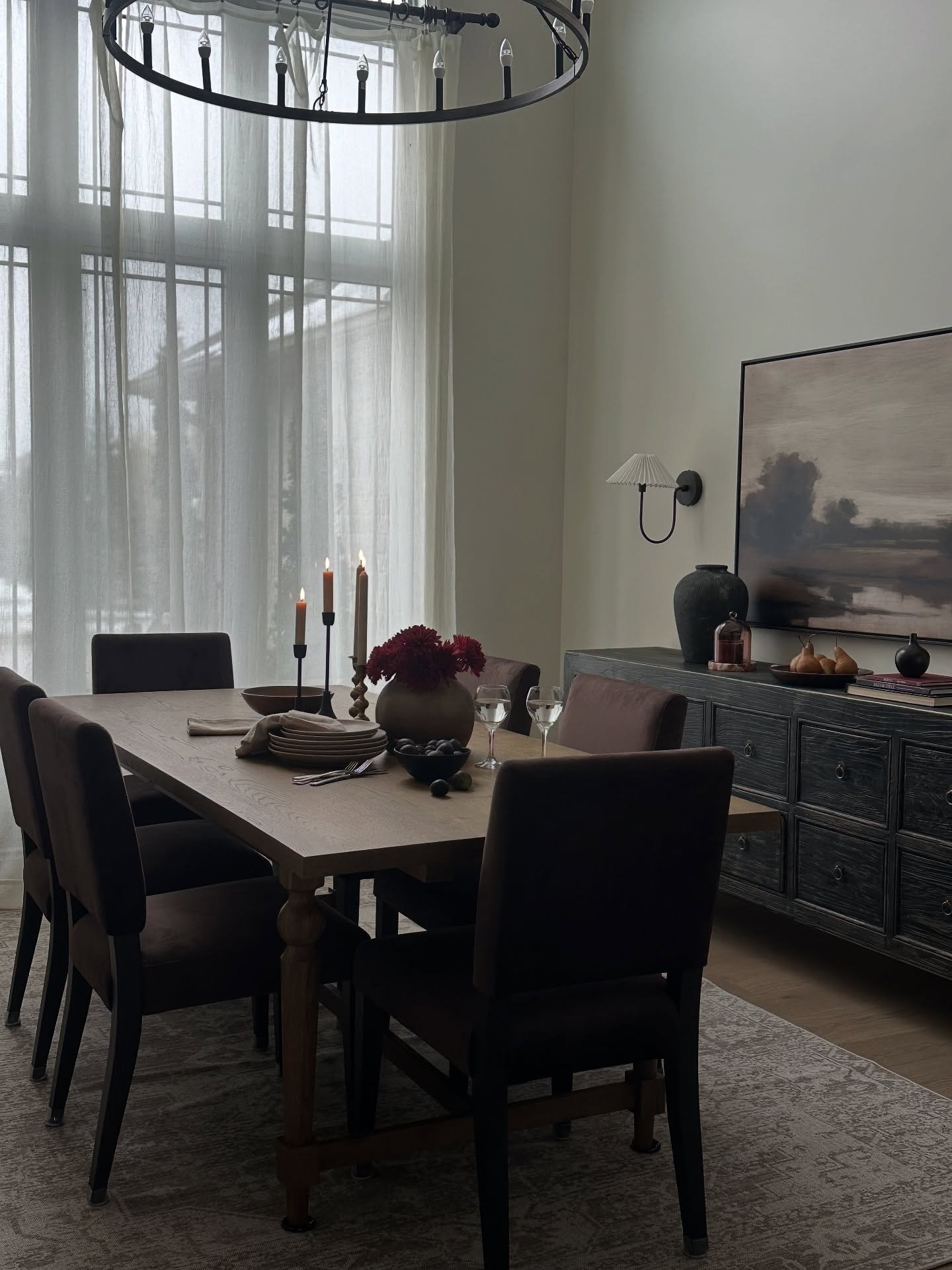 While we anxiously await the official photos, I can&rsquo;t help but share a sneak peek of this luscious dining room from Project Overjoyed. Talk about mood setting! 🤎 

@withmichele 
@hauermarket 
@chervinfurniture 
@rugandweave 
@craftfloor