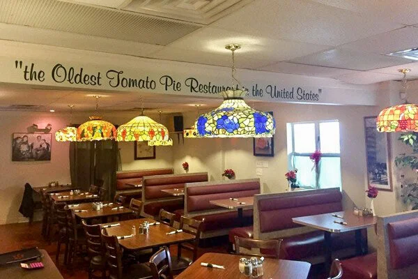 1650_papas-tomato-pies-robbinsville-interior-2-2.jpg