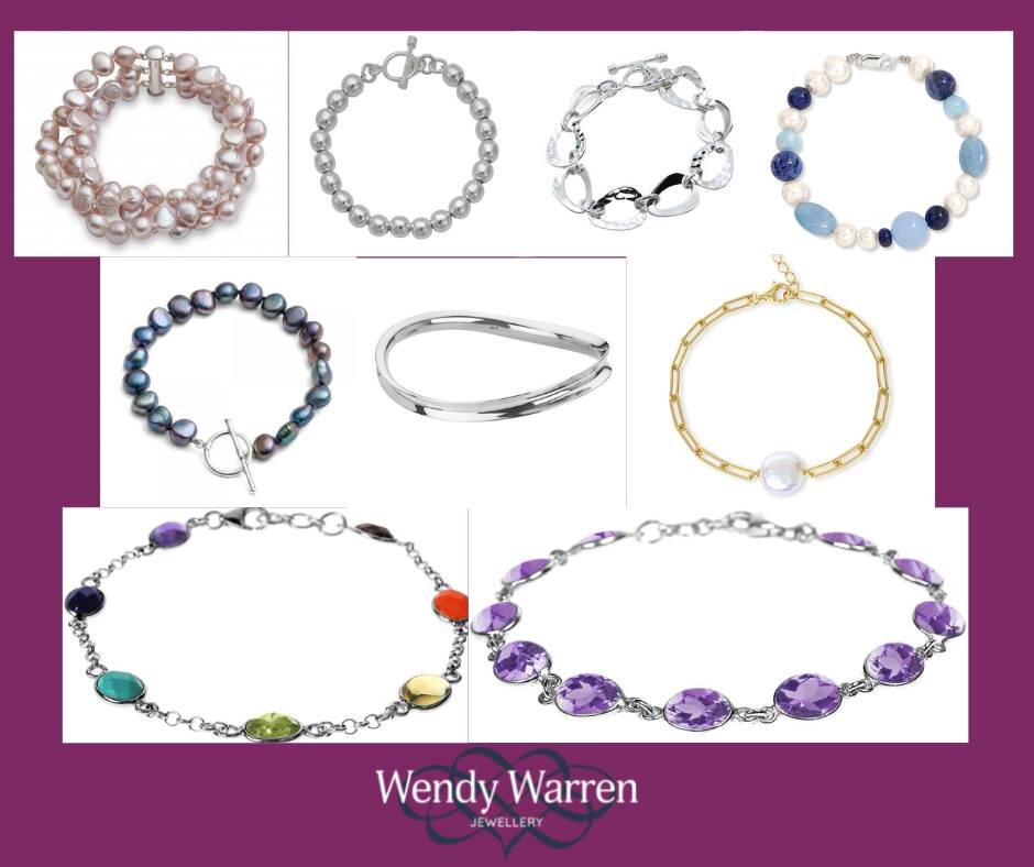 🎶 🎄🎅🏻 On the 9th day of Christmas my true love sent to me&hellip;&hellip;..
9 Bracelets Jingling&hellip;
8 Studs-a-twinkling&hellip;&hellip;
7 Warm Pashminas&hellip;.
6 Gorgeous Scarves&hellip;.
5 Silver Rings&hellip;
4 Drop Pearl Earrings&hellip