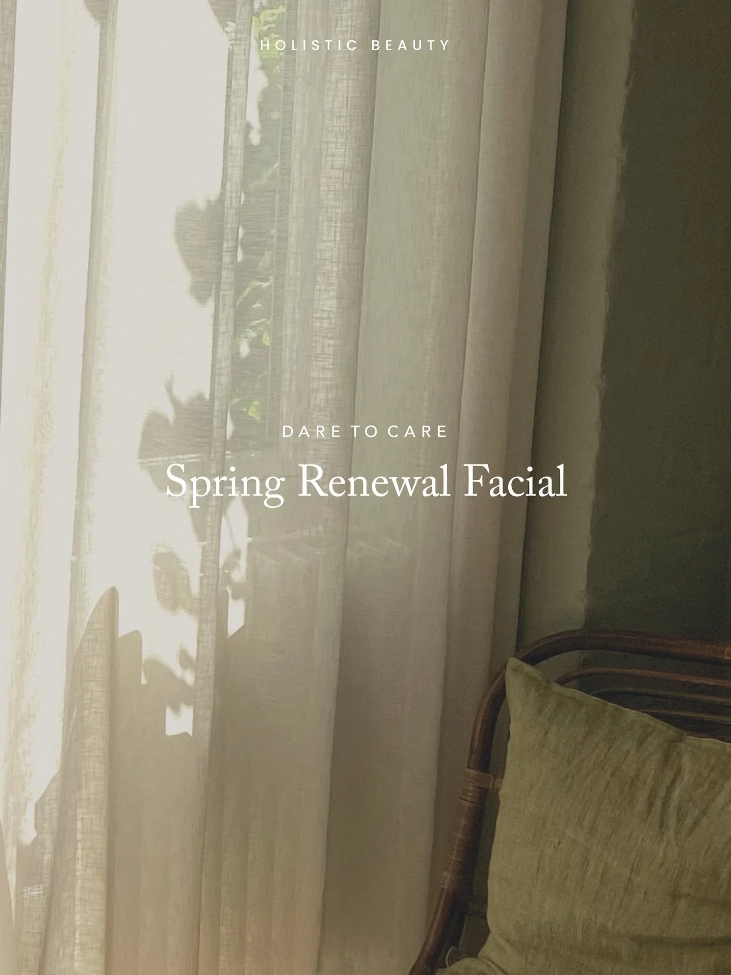 Vinteren kan s&aelig;tte sig i b&aring;de hud og krop.  
Tyngde. Tr&aelig;thed. Mathed.

N&aring;r lyset vender tilbage, og naturen spirer, inviterer vi dig til at g&oslash;re det samme.

Behandlingen er en energigivende og forl&oslash;sende for&arin