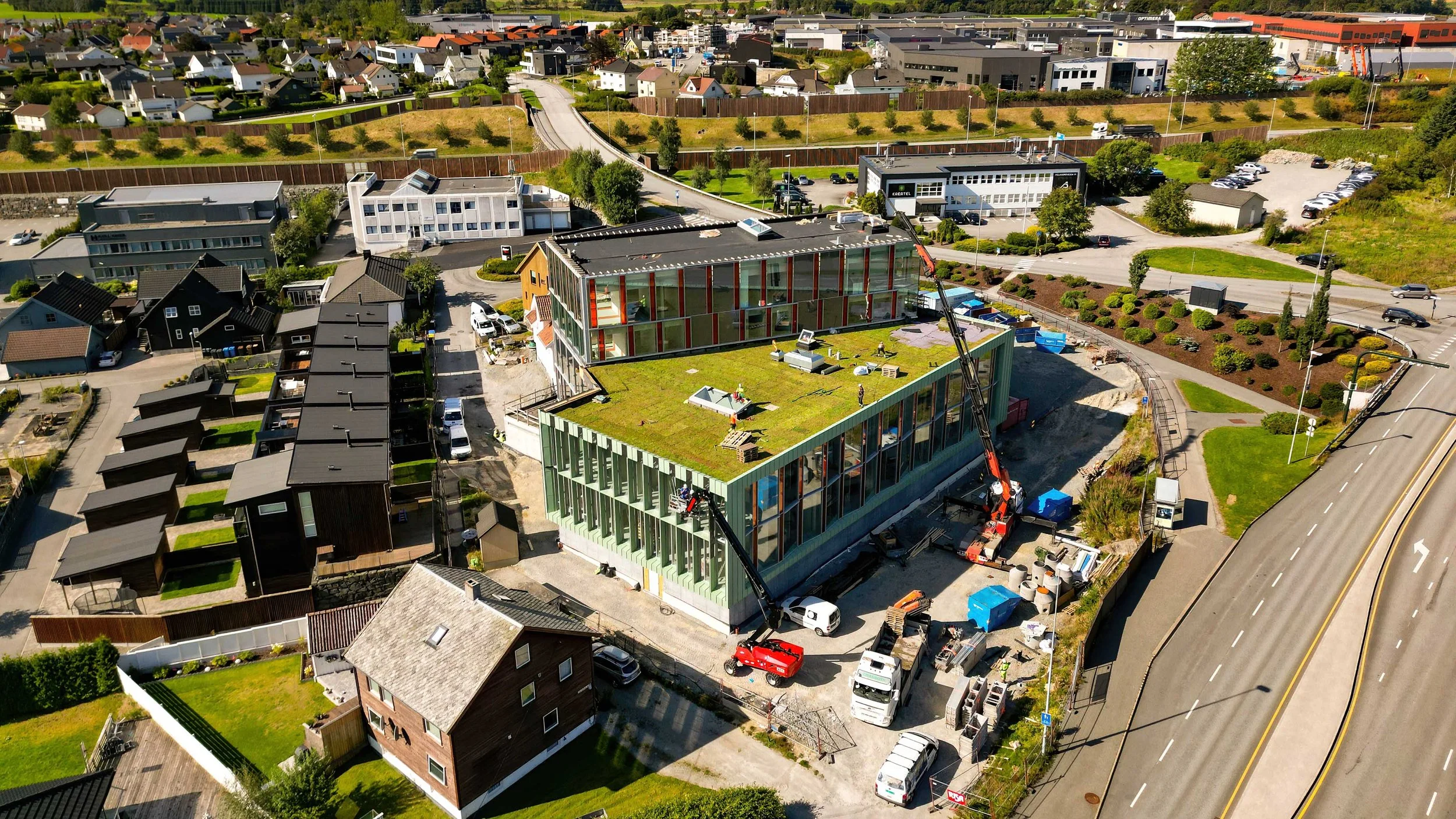 bergknapp østerhus sedum drone DJI_0279_1-DeNoiseAI-denoise.jpg