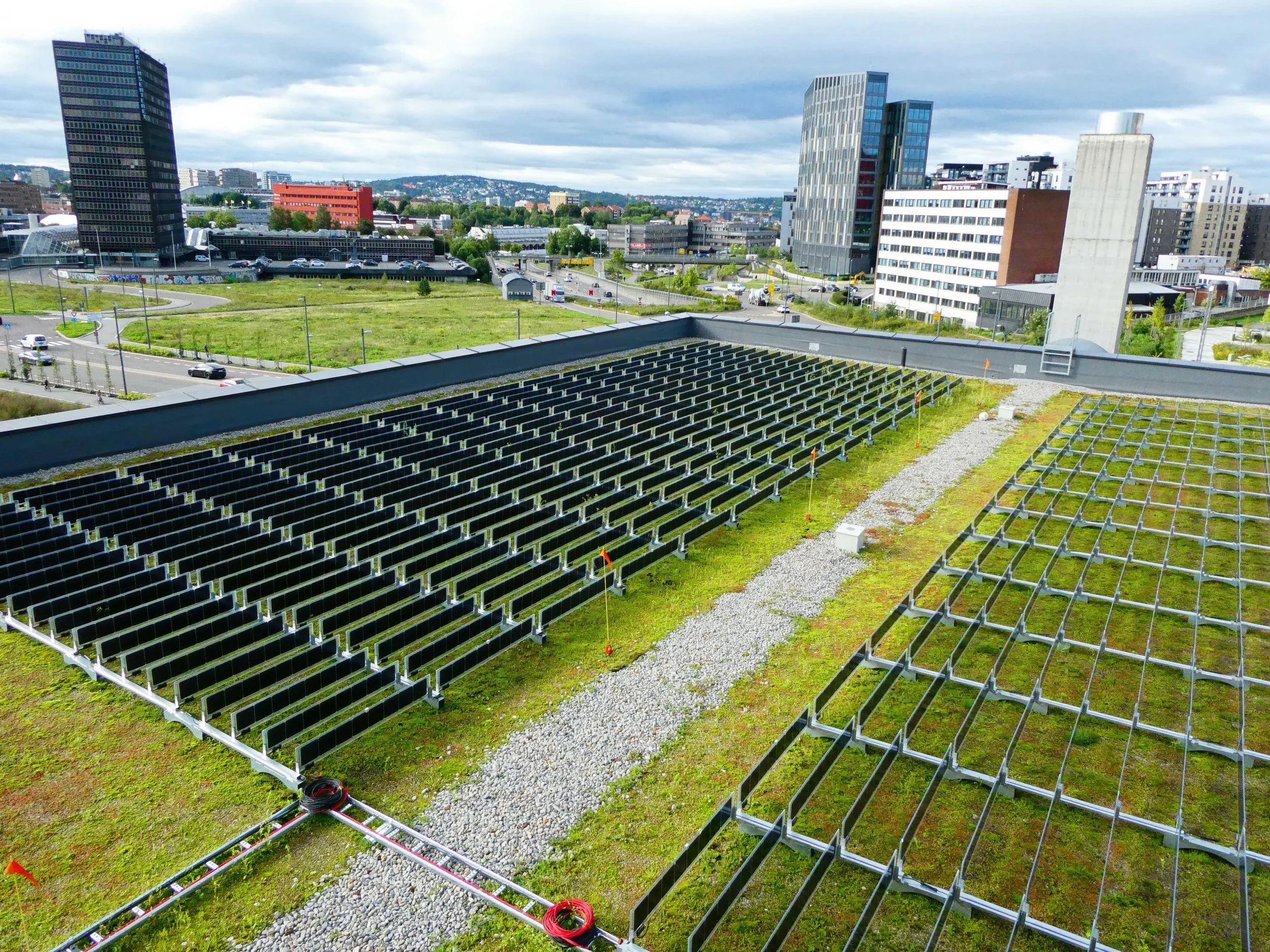 Green roof and VPV on Løren skole-gigapixel-standard v2-2x.jpg