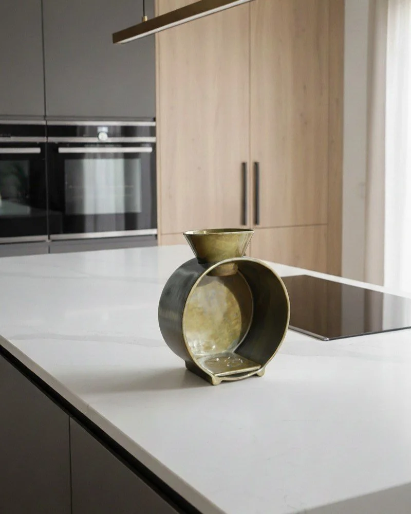 cafetera verde oliva cocina marmol.jpg