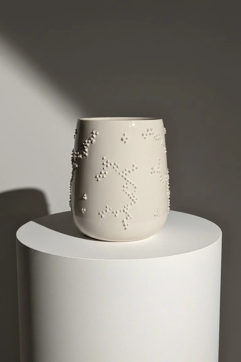 jarron-ceramica-artesanal-beige-diseño-01.jpg