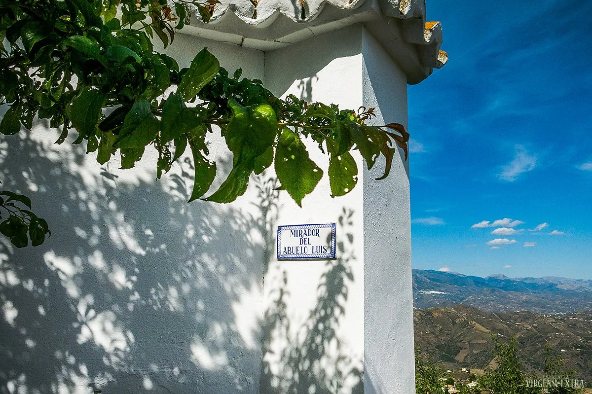 Comares baltasis Andalūzijos miestelis | Andalūzija. Virgen Extra