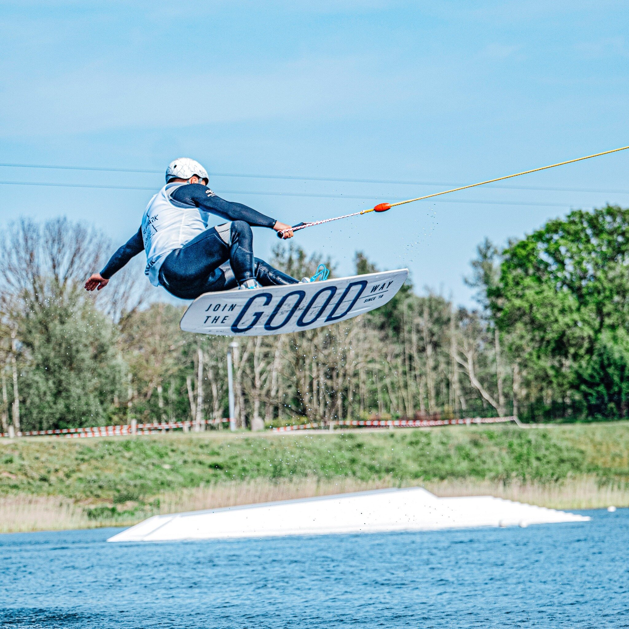 &quot; Life is a journey, enjoy the flight! &quot;

🚧 De route naar het Cablepark is vandaag aangepast i.v.m. @lakedance. Bekijk de volgende afbeelding en volg de rode lijn. Neem op de A50 afrit 7 naar het bedrijventerrein Ekkersrijt. Parkeren voor 