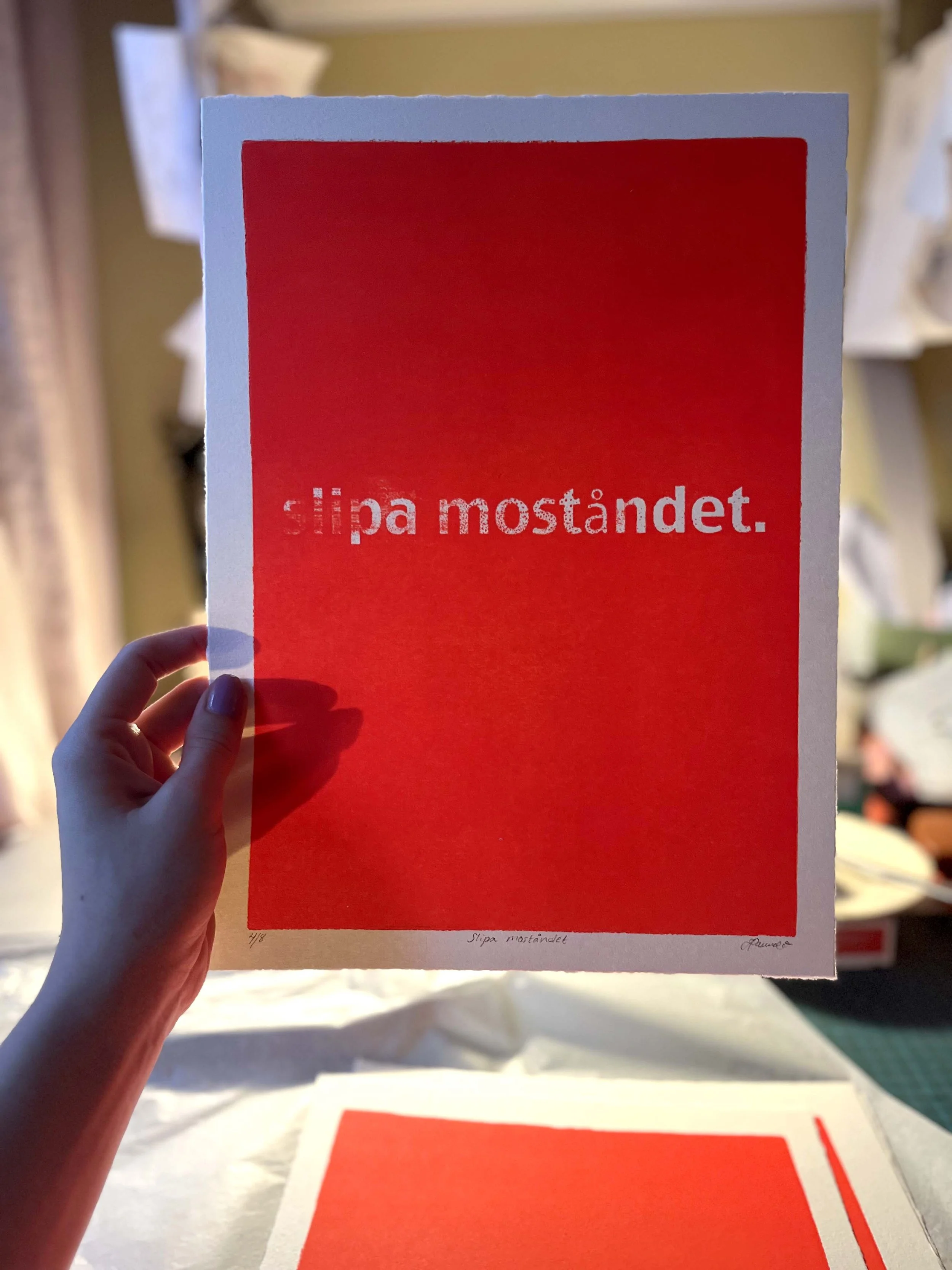 Feuilles Rouge - om språkets friktion och motståndets form