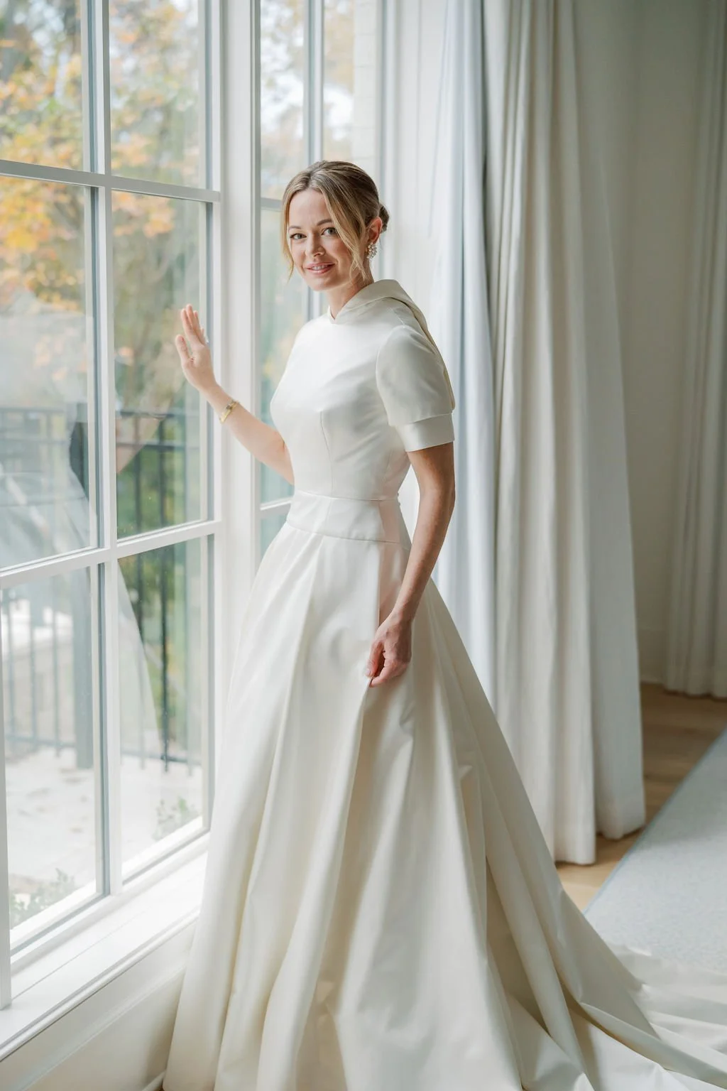 luxury live portraits in buckhead: an aspen-inspired estate wedding