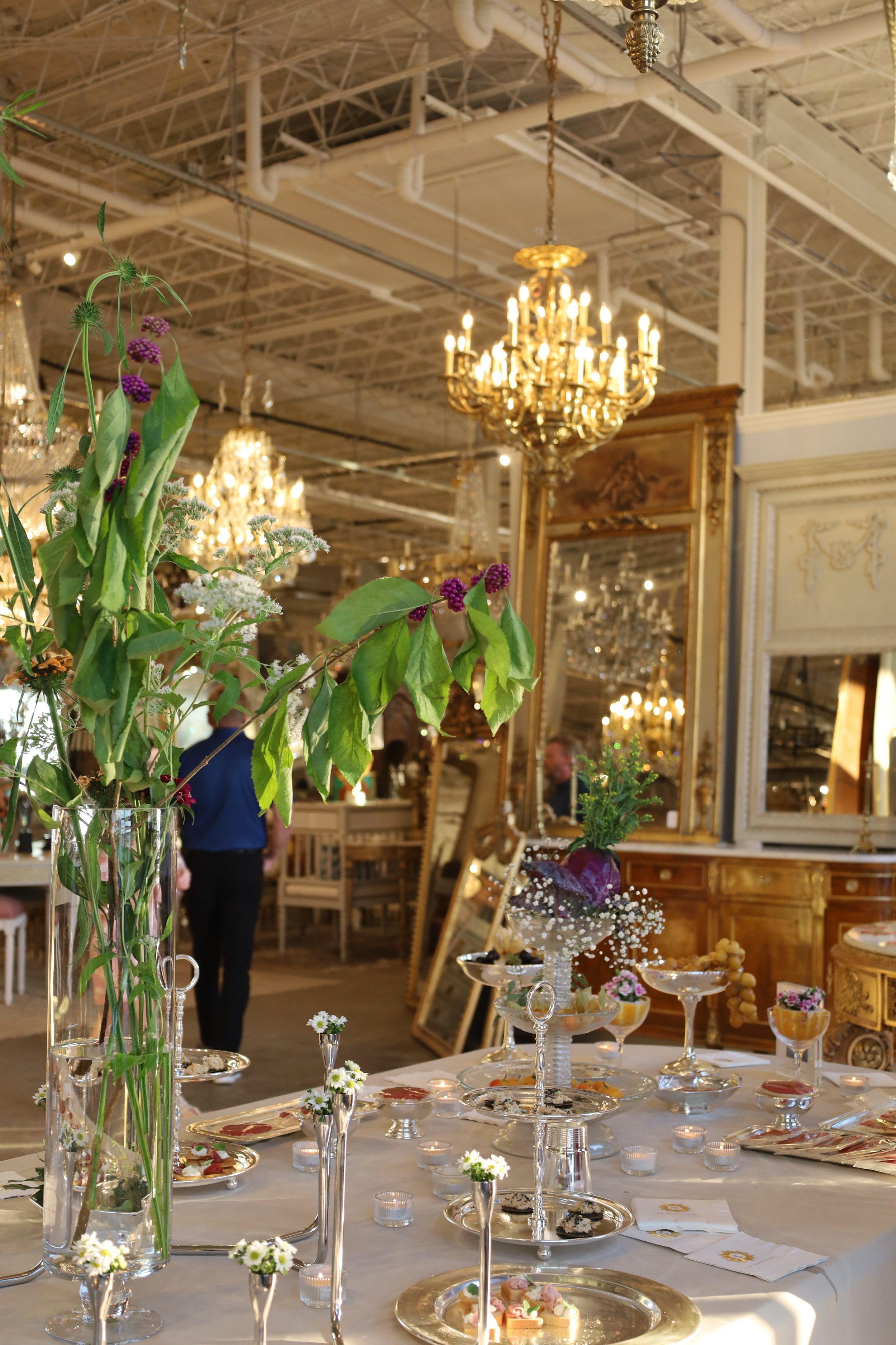 Guests at table 2.JPG