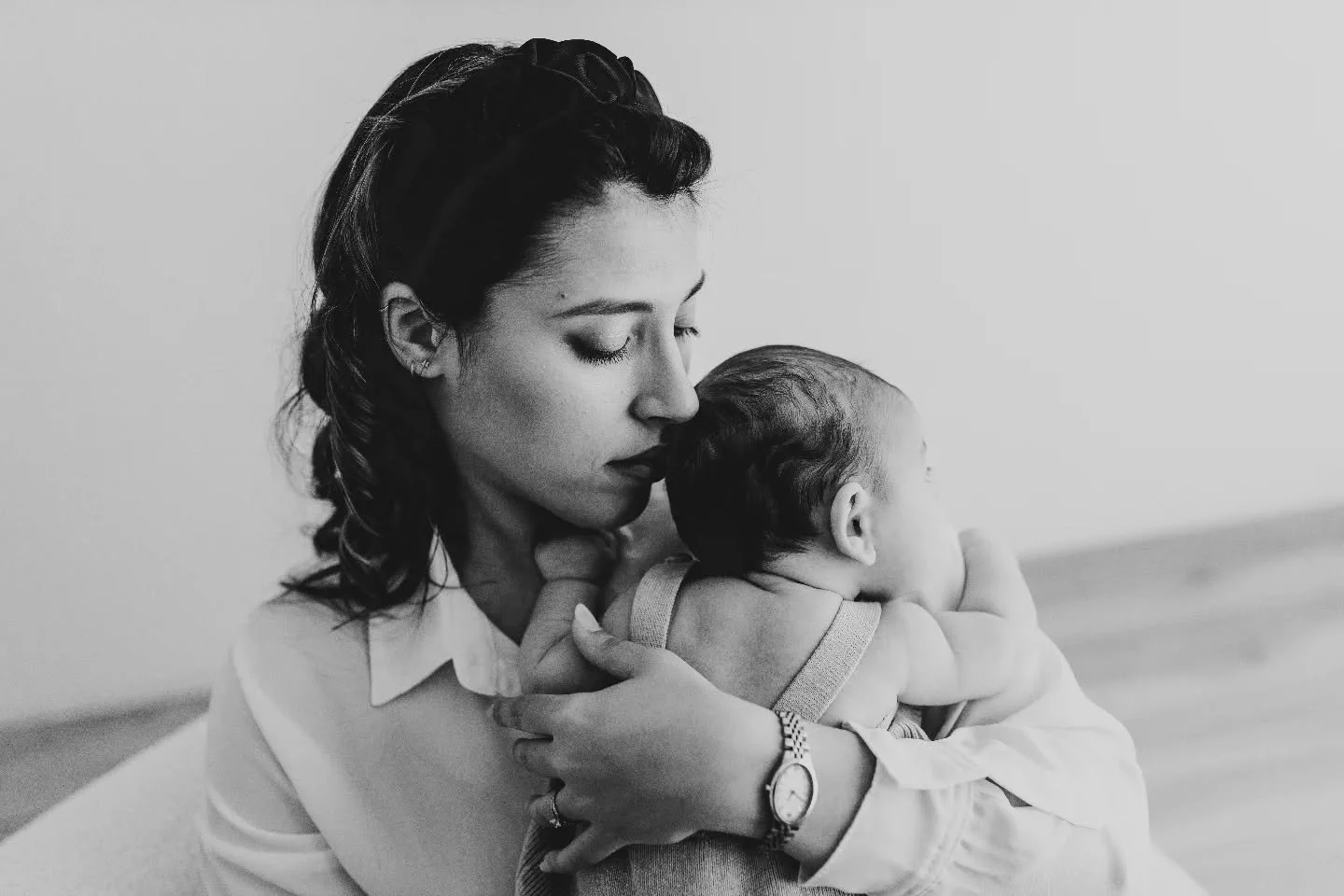 H&aacute; colos que s&atilde;o casa, s&atilde;o abra&ccedil;o, s&atilde;o calma. O colo da m&atilde;e &eacute; isso tudo e muito mais ✨🤍

#soniafernandesfotografia