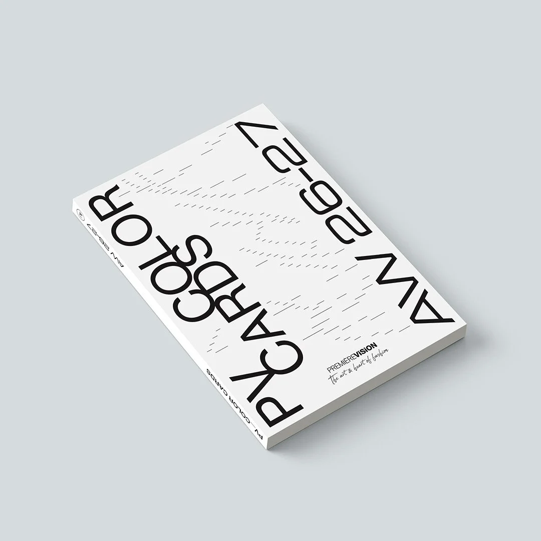 Packaging : boîte contenant le magazine, nuancier et poster de la saison