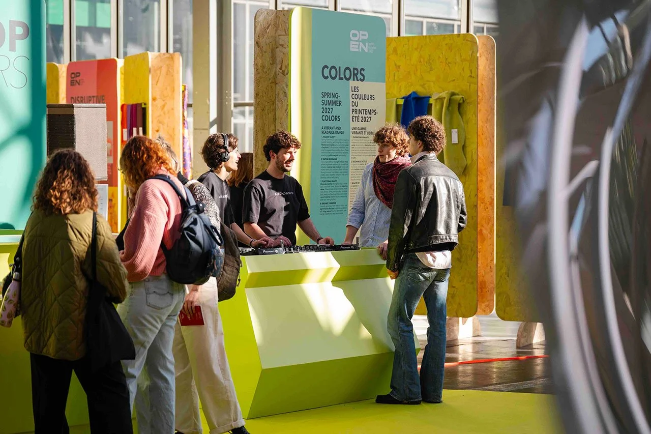 DA signalétique du salon : concept graphique de tous les panneaux des espaces de mode