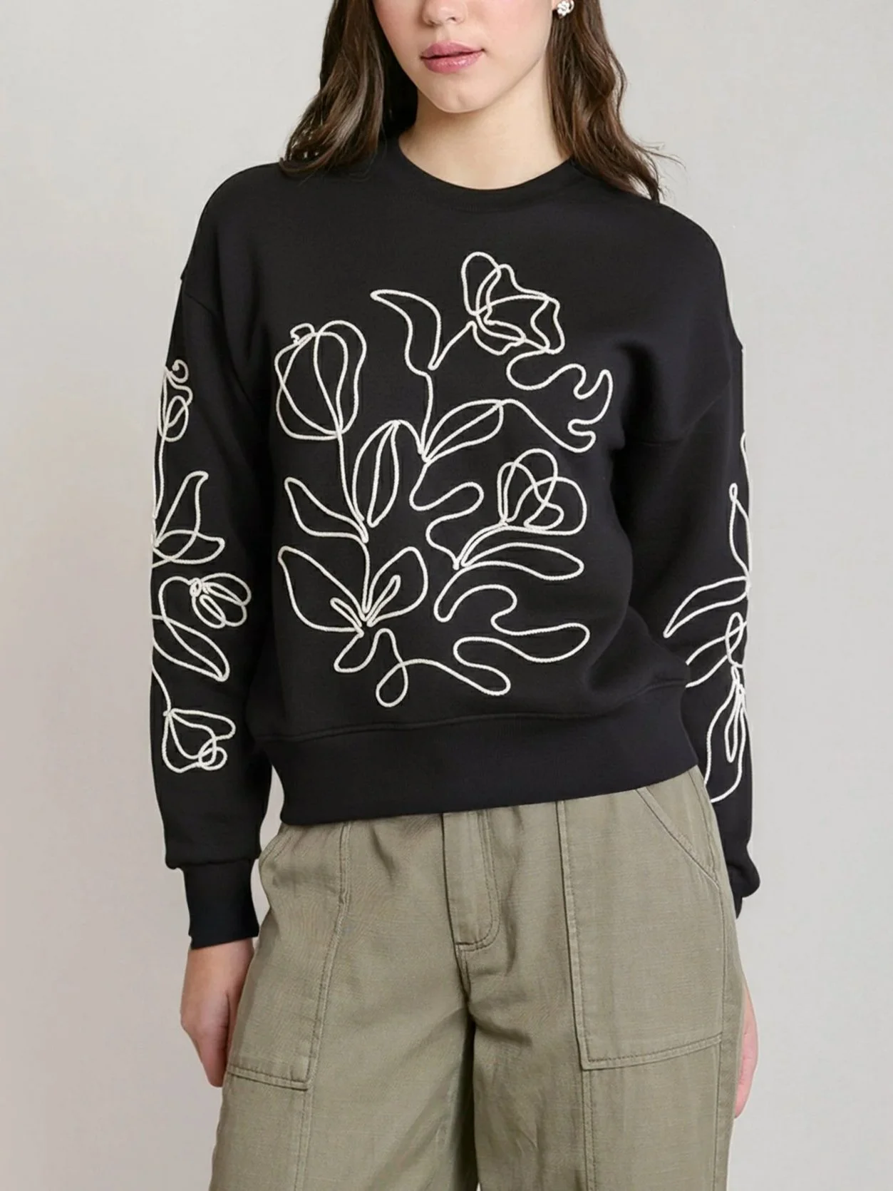 Dex Embroidered Sweatshirt in Black