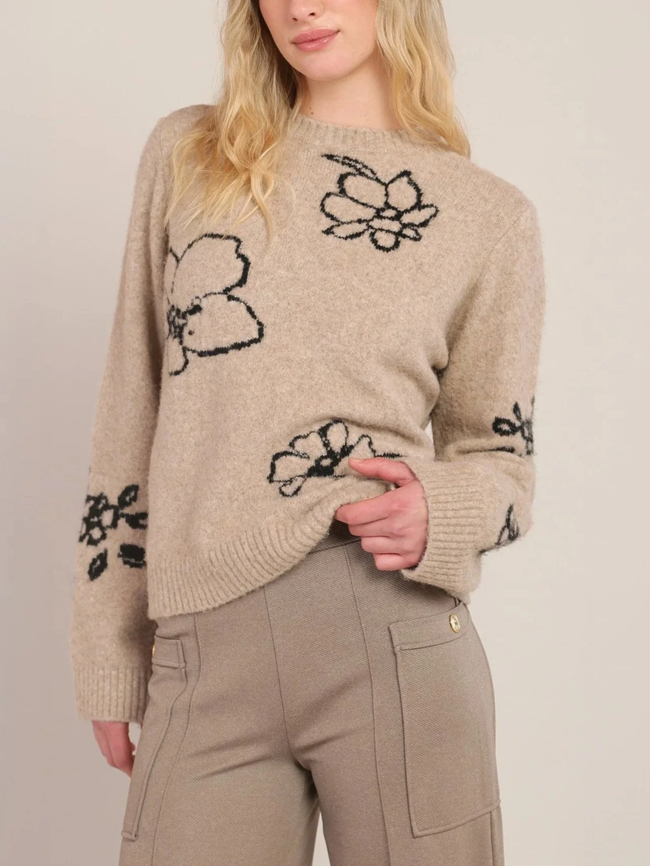 Room 34 Flower Crewneck Sweater in Taupe