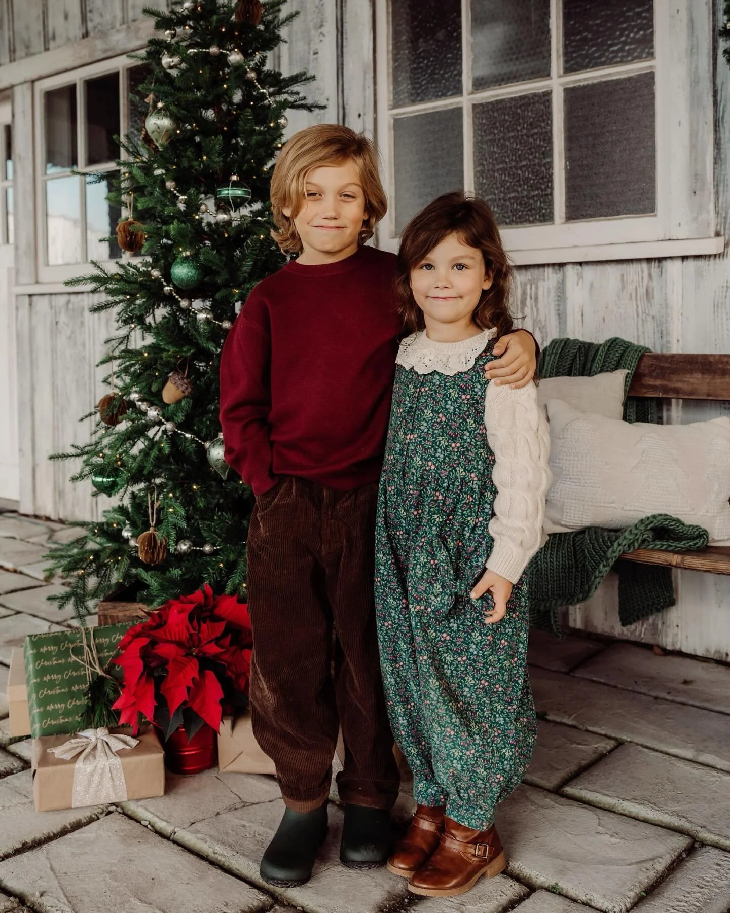 Eight years, countless memories, and still my heart melts every time I see this family in front of my lens. Little sis even wore her mom&rsquo;s childhood jumper this year. Christmas magic, passed down. 🎄 😍