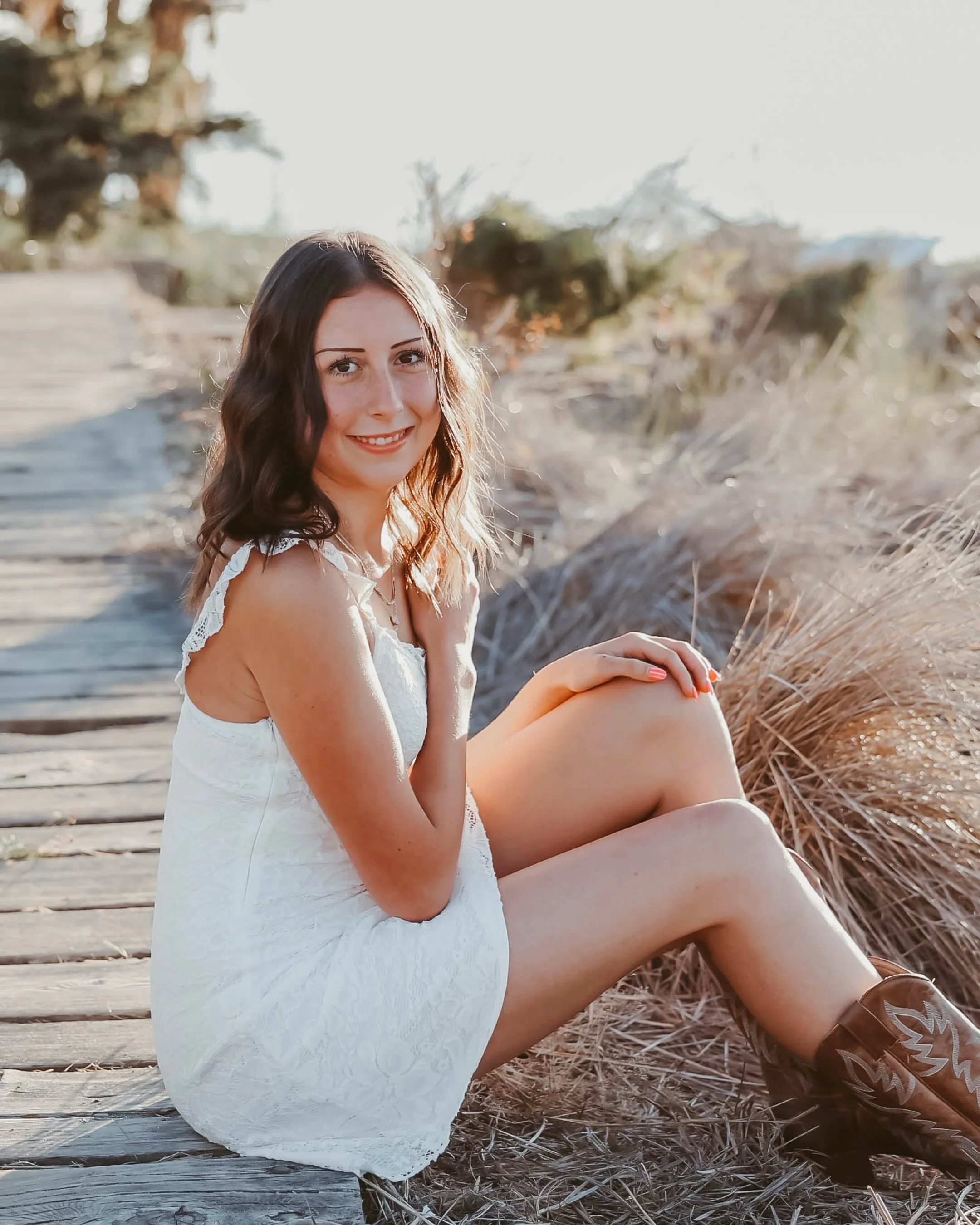 Junie rocked her senior session!! ✨