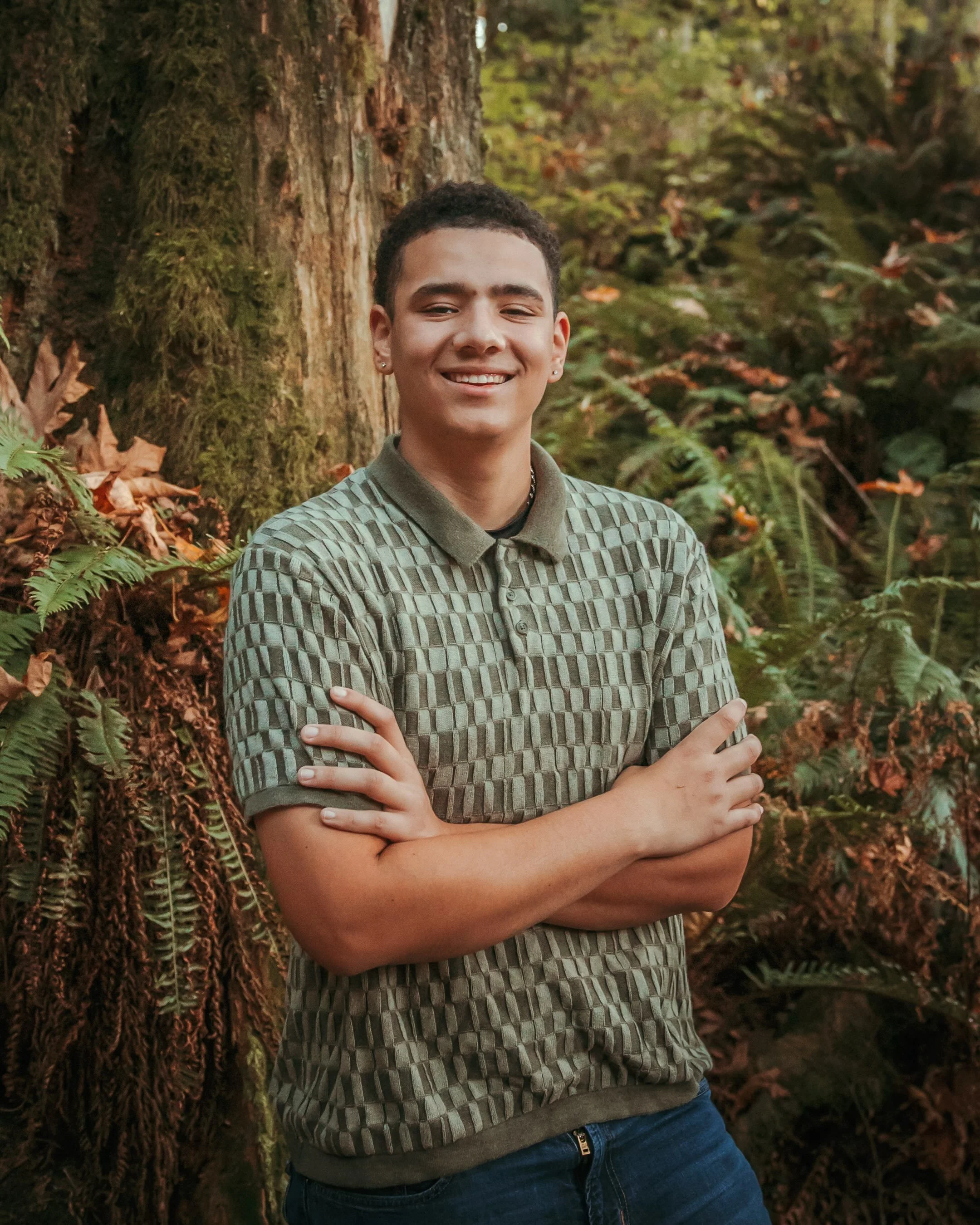 Julian | Class of 2027 &mdash; at home with his favorite people, favorite game, and his favorite sidekicks. ⚾️ 🐾 

Senior Sunday | Mount Vernon, WA | Skagit Valley Photographer | Senior Boy