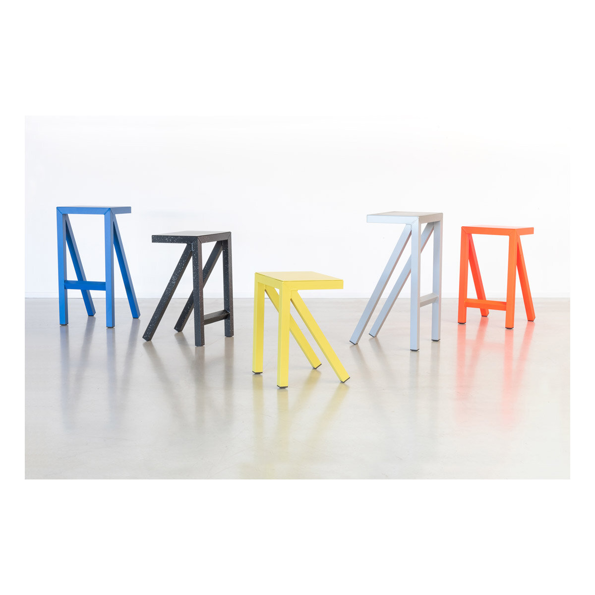 Magis_bureaurama_stool_ambient_group_SD2771_blue_grey_SD2774_yellow_SD2772_orange_SD2770_black_01_hr.jpg