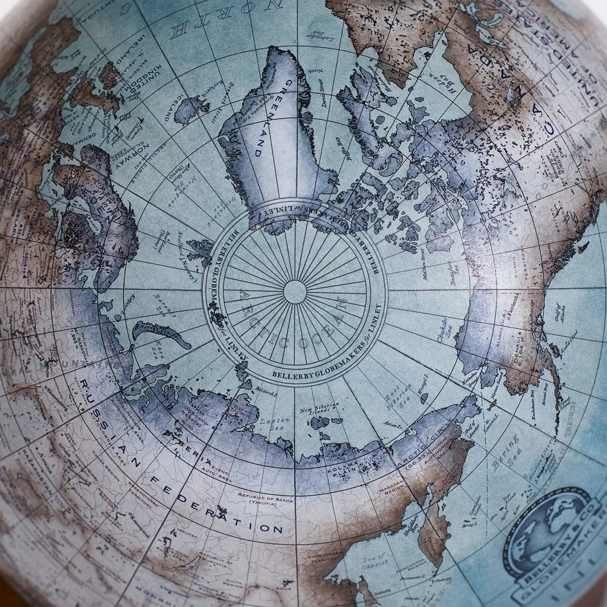mini_desk_globe_prussian_003_ws_2500x2500.jpg