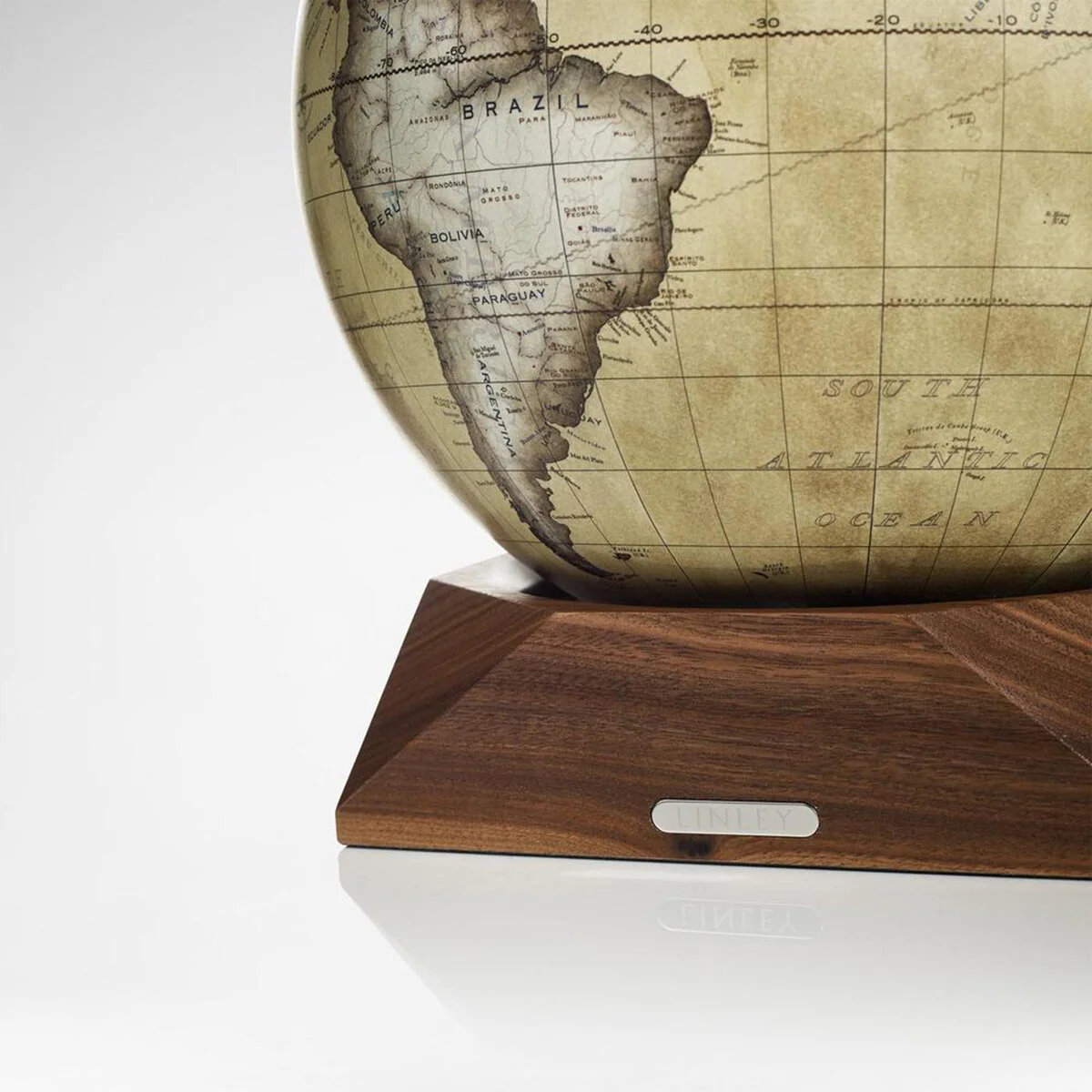 mini_desk_globe_ochre_002_ws_1000x1000.jpg