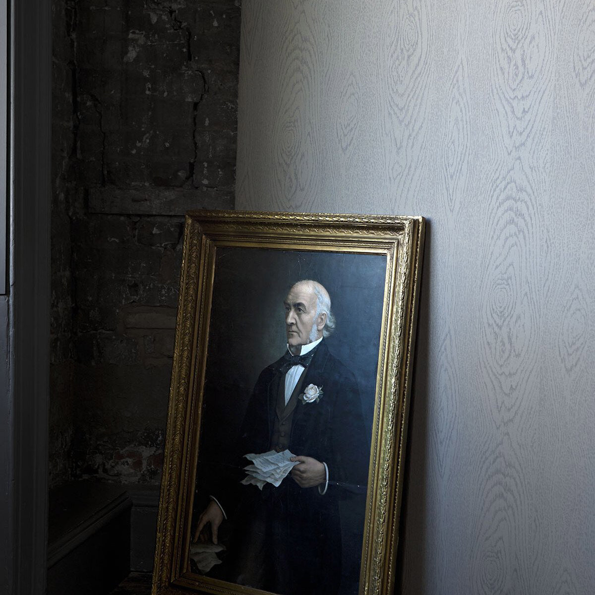 WoodGrain_Image_Roomshot_Item_92-5024_1200x.jpg