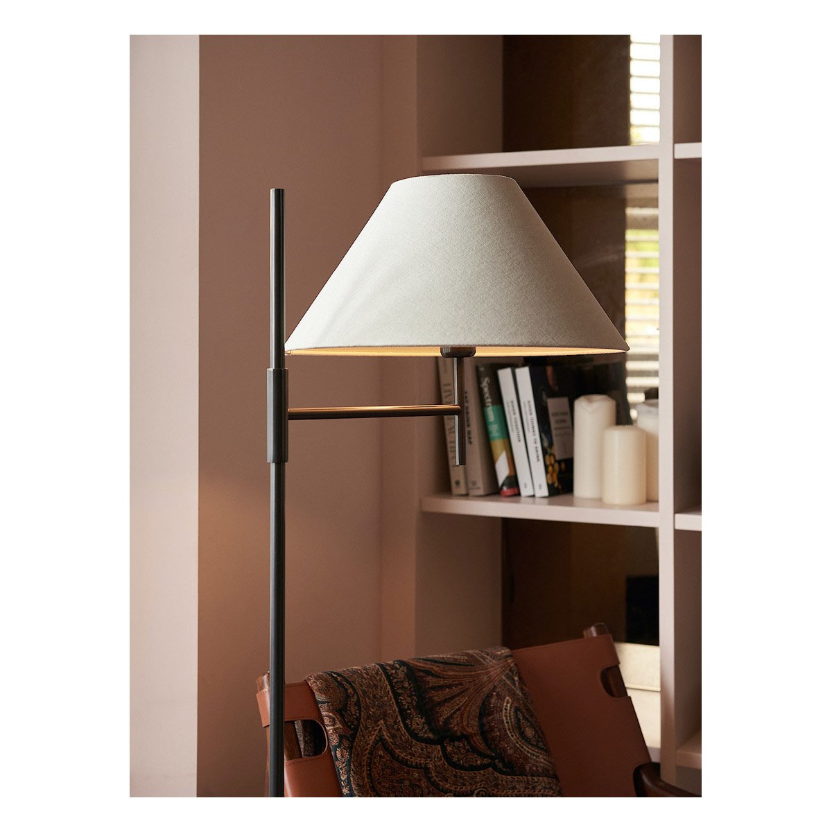 heathfield-floorlamp-etta-lifestyle2.jpg