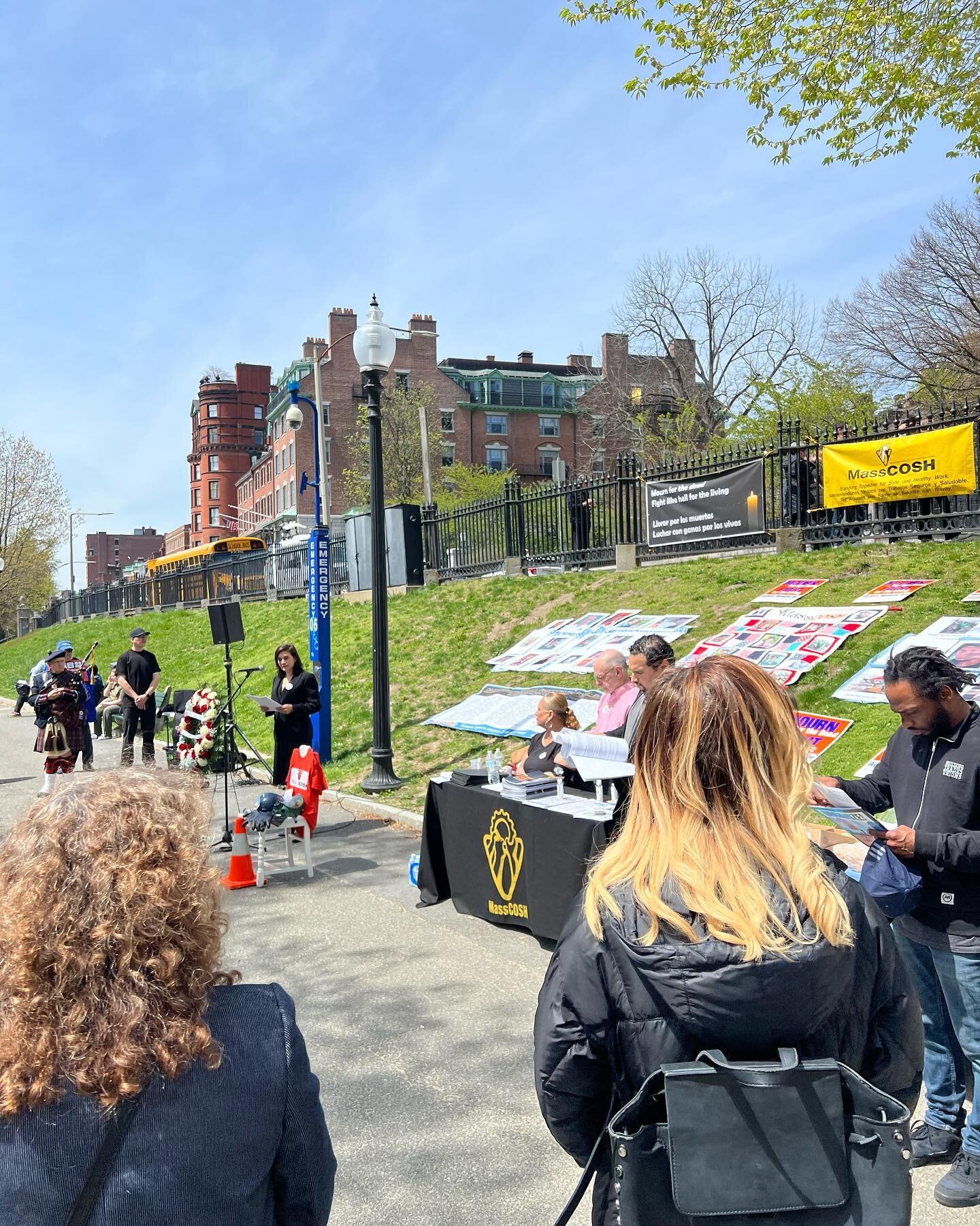 Today we remember the workers killed and injured while on the job. In front of the State House, I joined labor leaders, families and advocates @masscosh @massaflcio @massjobswithjustice Massachusetts Community Labor United, and the Greater Boston Lab