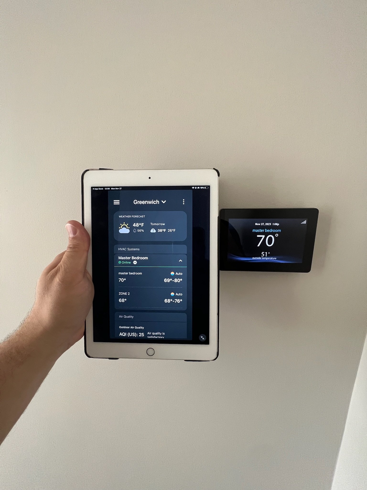 Smart thermostat controlled by iOS App.jpeg