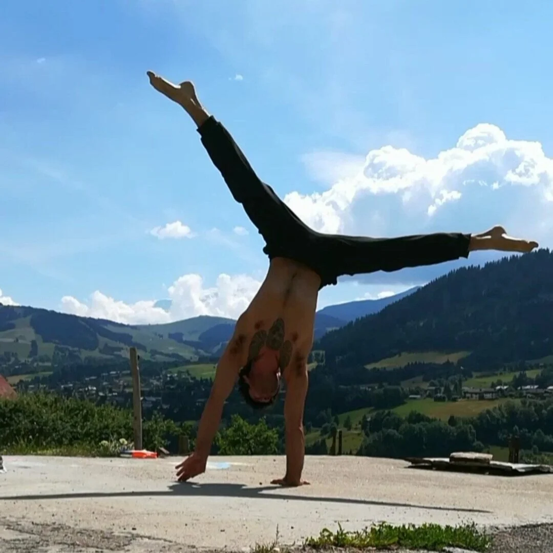 Jean-phillipe+gady+online+handstand+coaching+ulrikonhands+student.jpg