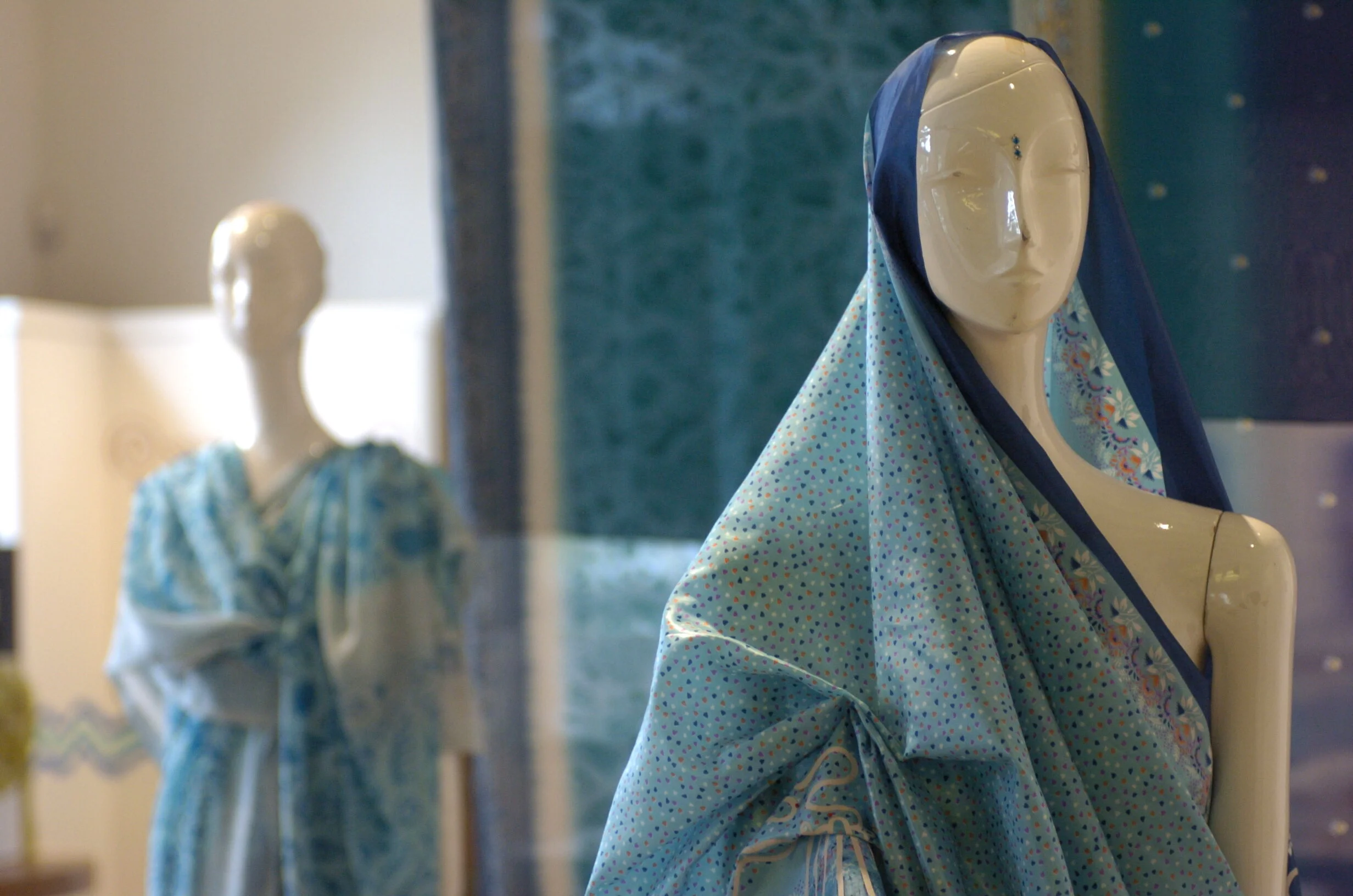 ZANDRA RHODES: Diving for Pearls in San Diego