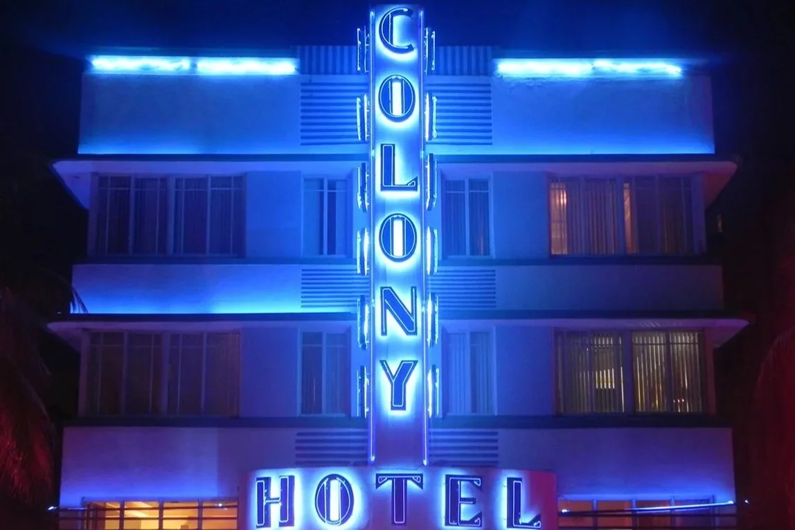 Colony_Hotel_-_MiamiWikiCom.jpg