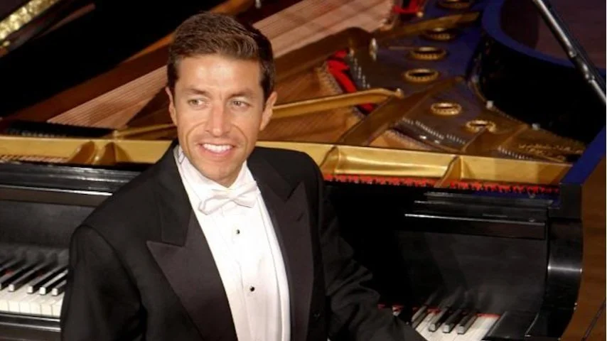 Gustavo Romero Plays Frédéric Chopin