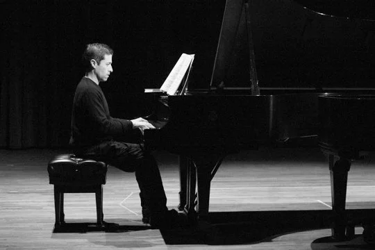 Gustavo Romero Plays Beethoven Piano Sonatas nos. 15, 2, 26 &amp; 32
